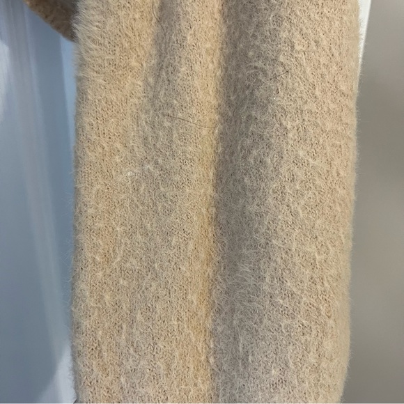 Hollister Beige Ruched Top - Picture 4 of 6